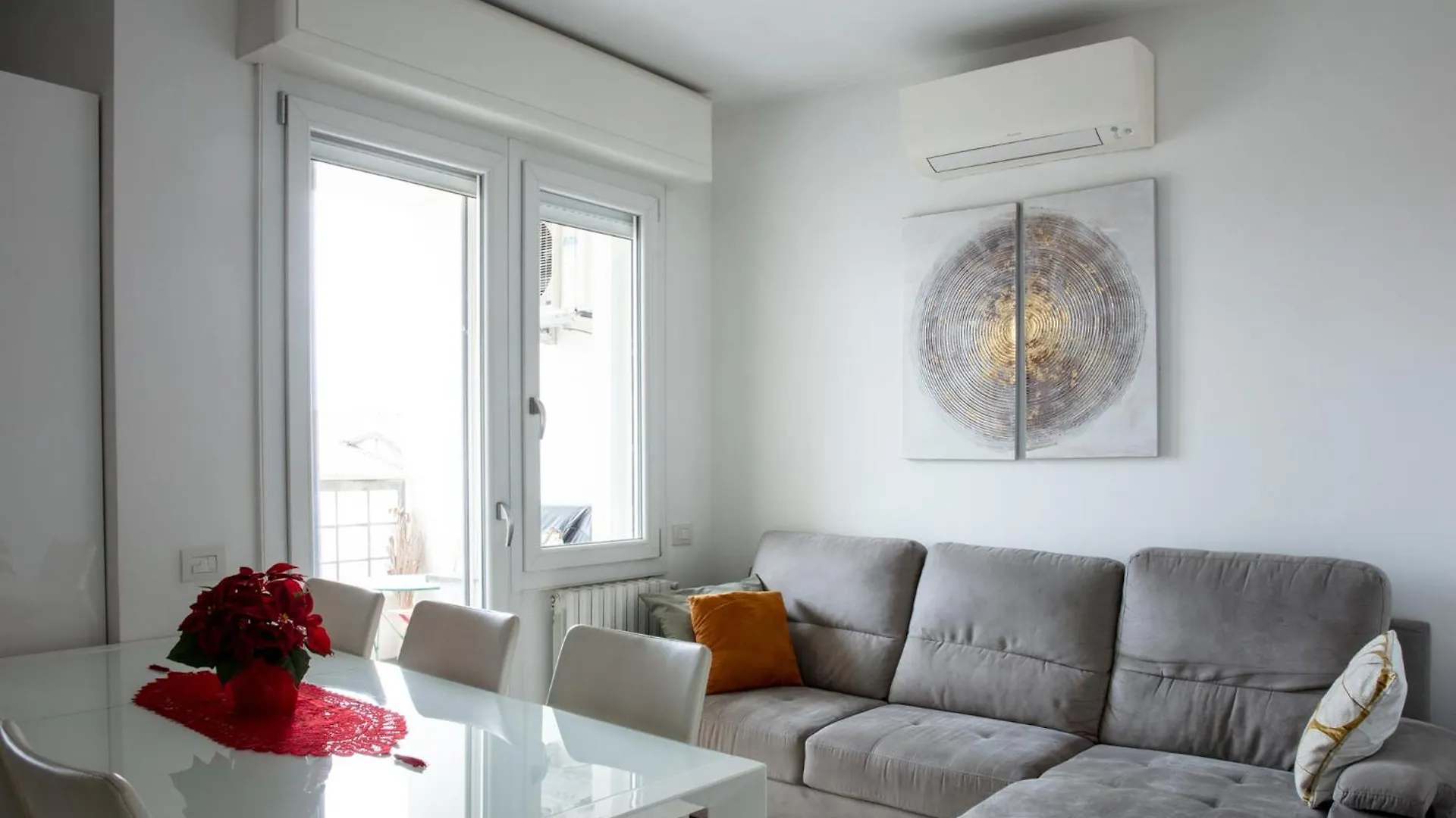 Dehomes - Porta Genova Luxury Stay Milano 0*,  İtalya